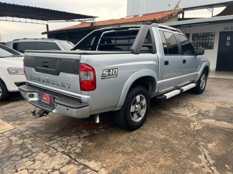 CHEVROLET S10 2.4 FLEX EXECUTIVE CABINE DUPLA, Foto 4 CHEVROLET S10 2.4 FLEX EXECUTIVE CABINE DUPLA, Foto 4