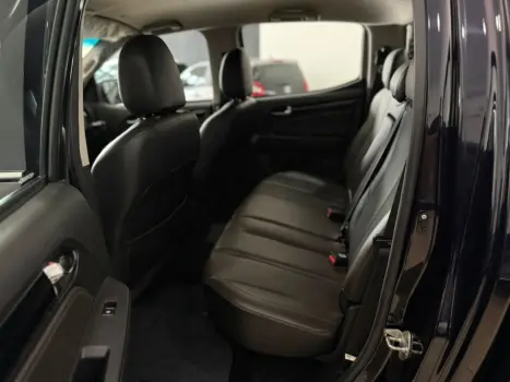 CHEVROLET S10 2.8 12V HIGH COUNTRY CABINE DUPLA 4X4 TURBO DIESEL AUTOMÁTICO, Foto 13 CHEVROLET S10 2.8 12V HIGH COUNTRY CABINE DUPLA 4X4 TURBO DIESEL AUTOMÁTICO, Foto 13