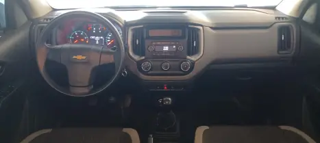 CHEVROLET S10 2.8 16V LS CABINE DUPLA 4X4 TURBO DIESEL, Foto 8 CHEVROLET S10 2.8 16V LS CABINE DUPLA 4X4 TURBO DIESEL, Foto 8