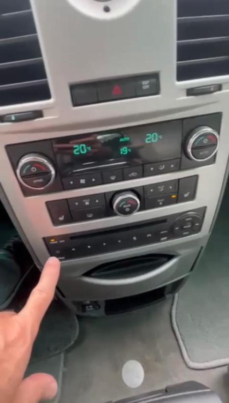 CHRYSLER Town & Country 3.8 V6 12V 4P LIMITED AUTOMTICO, Foto 3