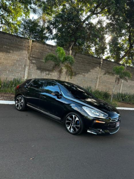 CITROEN DS5 1.6 16V 4P THP TURBO SO CHIC BVA AUTOM�TICO, Foto 2