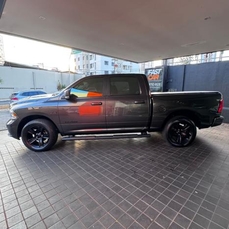 DODGE Ram 5.7 V8 32V 4P HEMI LARAMIE NIGHT EDITION 4X4 AUTOMTICO, Foto 4