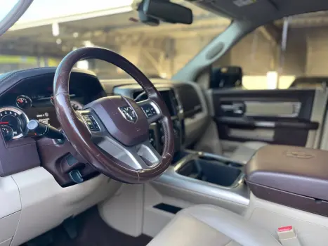 DODGE Ram 6.7 I6 24V 4P 2500 LARAMIE 4X4 TURBODIESEL  AUTOM�TICO CABINE DUPLA, Foto 6