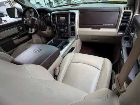 DODGE Ram 6.7 I6 24V 4P 2500 LARAMIE 4X4 TURBODIESEL  AUTOMÁTICO CABINE DUPLA, Foto 14