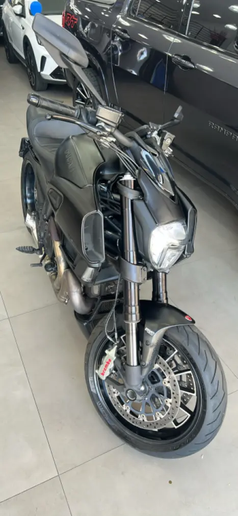 DUCATI Diavel 1200 DARK, Foto 1