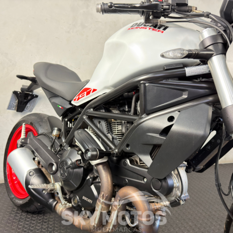 DUCATI Monster 797 , Foto 6