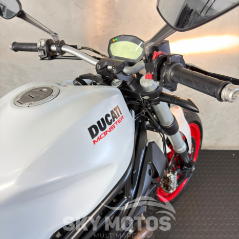 DUCATI Monster 797 , Foto 10