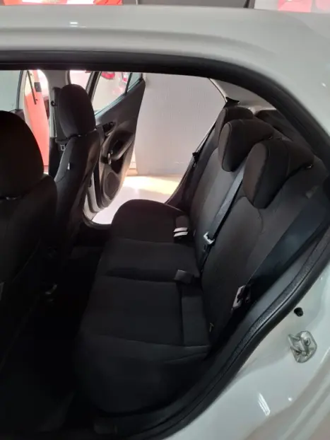 FIAT Argo 1.0 4P FLEX FIREFLY DRIVE, Foto 7 FIAT Argo 1.0 4P FLEX FIREFLY DRIVE, Foto 7