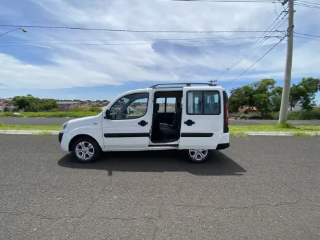 FIAT Doblo 1.8 16V 4P FLEX ESSENCE 7 LUGARES, Foto 7