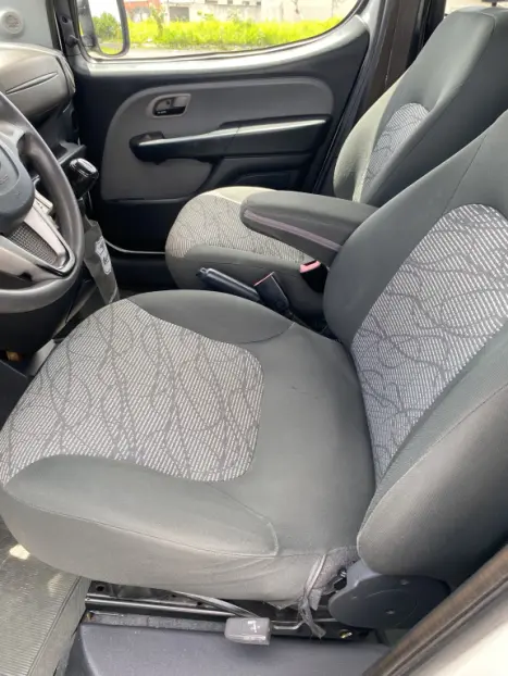 FIAT Doblo 1.8 16V 4P FLEX ESSENCE 7 LUGARES, Foto 11