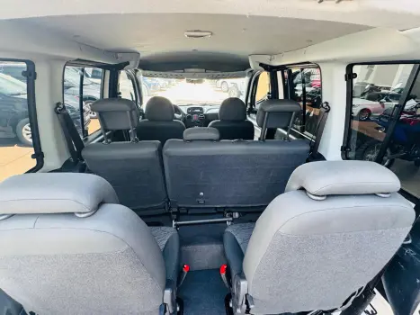 FIAT Doblo 1.8 16V 4P FLEX ESSENCE 7 LUGARES, Foto 9