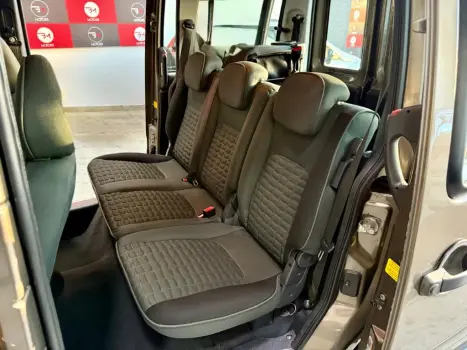 FIAT Doblo 1.8 16V 4P FLEX ADVENTURE 6 LUGARES, Foto 9