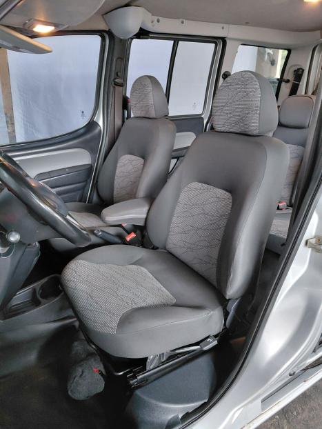 FIAT Doblo 1.8 16V 4P FLEX ESSENCE 7 LUGARES, Foto 4