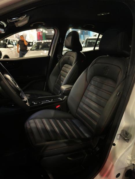 FIAT Fastback 1.3 16V 4P FLEX ABARTH TURBO 270 AUTOM�TICO, Foto 5