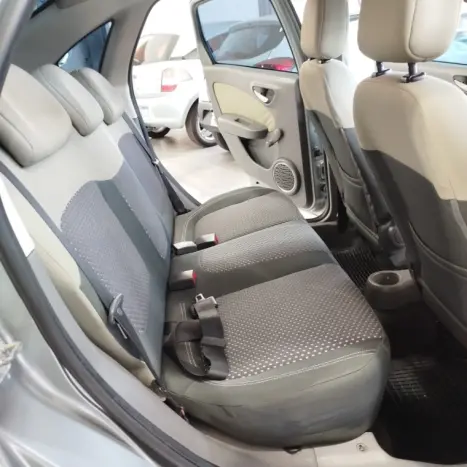 FIAT Grand Siena 1.6 16V 4P ESSENCE FLEX, Foto 9 FIAT Grand Siena 1.6 16V 4P ESSENCE FLEX, Foto 9