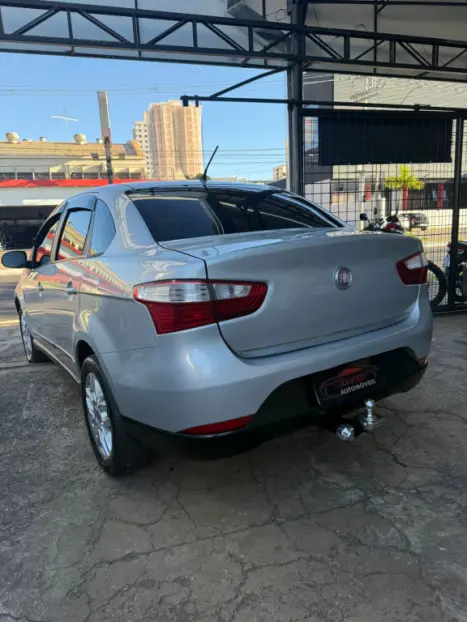 FIAT Grand Siena 1.6 16V 4P FLEX ESSENCE DUALOGIC AUTOMATIZADO, Foto 9