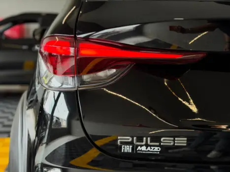 FIAT Pulse 1.0 12V 4P FLEX 200 IMPETUS TURBO AUTOMÁTICO CVT, Foto 12