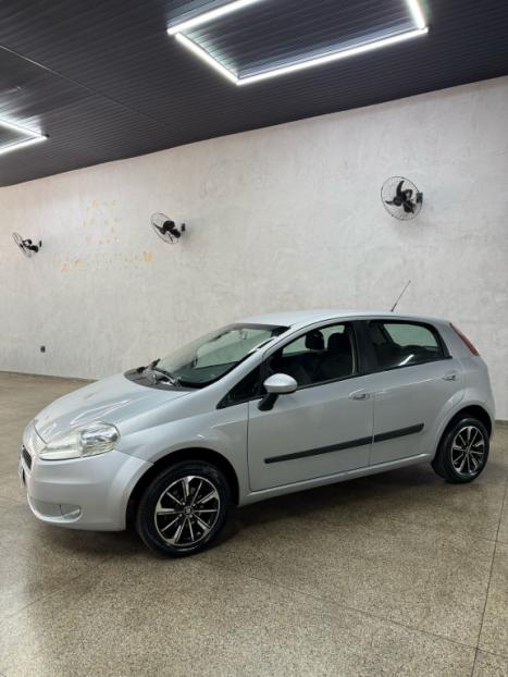 FIAT Punto 1.4 4P ATTRACTIVE FLEX, Foto 11 FIAT Punto 1.4 4P ATTRACTIVE FLEX, Foto 11