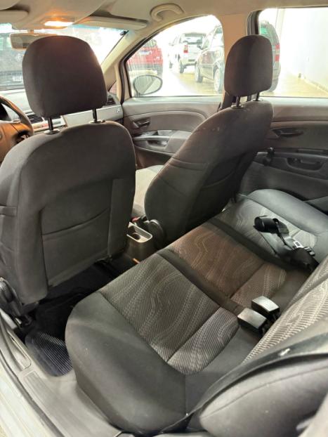 FIAT Punto 1.4 4P ATTRACTIVE FLEX, Foto 13 FIAT Punto 1.4 4P ATTRACTIVE FLEX, Foto 13