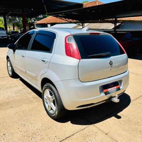 FIAT Punto 1.4 FLEX 4P, Foto 11