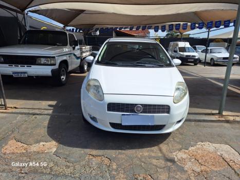 FIAT Punto 1.6 16V 4P ESSENCE FLEX, Foto 2