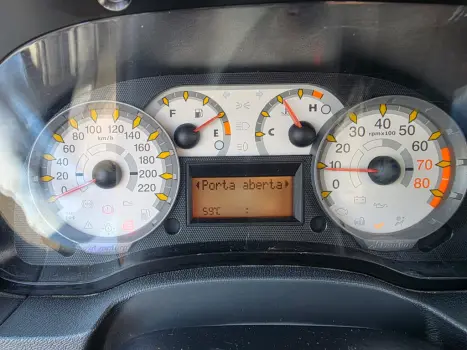 FIAT Strada 1.8 ADVENTURE CABINE ESTENDIDA, Foto 2 FIAT Strada 1.8 ADVENTURE CABINE ESTENDIDA, Foto 2