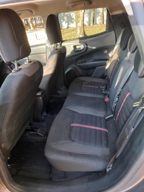 FIAT Toro 1.8 16V 4P FLEX FREEDOM AUTOM�TICO, Foto 4