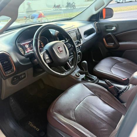 FIAT Toro 2.0 16V 4P VOLCANO 4WD TURBO DIESEL AUTOMÁTICO, Foto 9 FIAT Toro 2.0 16V 4P VOLCANO 4WD TURBO DIESEL AUTOMÁTICO, Foto 9
