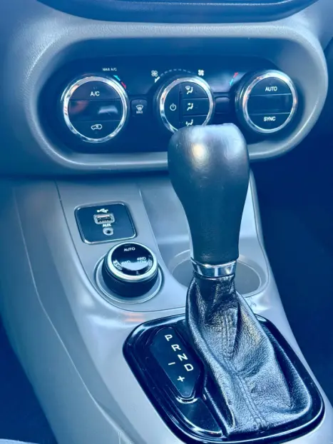 FIAT Toro 2.0 16V 4P VOLCANO 4WD TURBO DIESEL AUTOMTICO, Foto 4