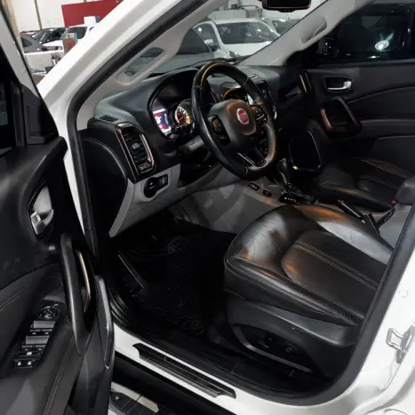 FIAT Toro 2.4 16V 4P MULTIAIR FLEX VOLCANO AUTOMÁTICO, Foto 8