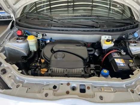 FIAT Uno 1.0 FLEX VIVACE CELEBRATION, Foto 6