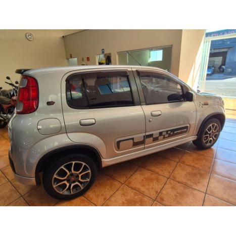 FIAT Uno 1.4 4P FLEX SPORTING, Foto 3