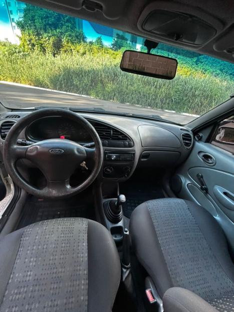 FORD Courier 1.6 L, Foto 9