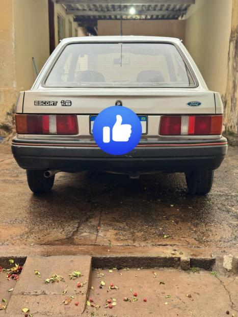FORD Escort 1.6 GL, Foto 8