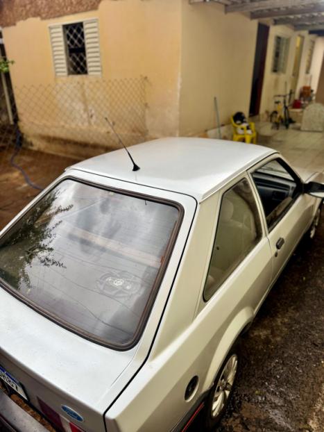 FORD Escort 1.6 GL, Foto 4