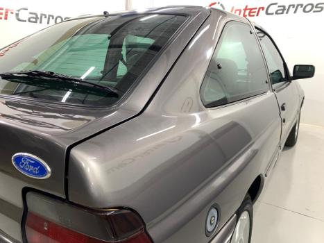 FORD Escort 1.8 GLX, Foto 12
