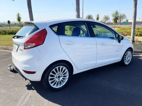 FORD Fiesta Hatch 1.6 16V 4P TITANIUM FLEX, Foto 5 FORD Fiesta Hatch 1.6 16V 4P TITANIUM FLEX, Foto 5