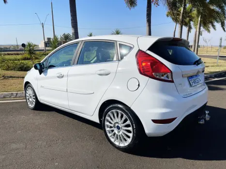 FORD Fiesta Hatch 1.6 16V 4P TITANIUM FLEX, Foto 7 FORD Fiesta Hatch 1.6 16V 4P TITANIUM FLEX, Foto 7
