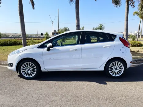 FORD Fiesta Hatch 1.6 16V 4P TITANIUM FLEX, Foto 10 FORD Fiesta Hatch 1.6 16V 4P TITANIUM FLEX, Foto 10