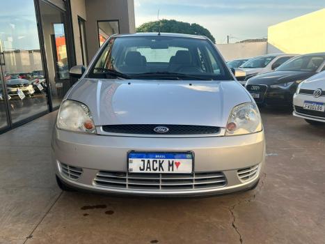 FORD Fiesta Hatch 1.6 4P, Foto 2