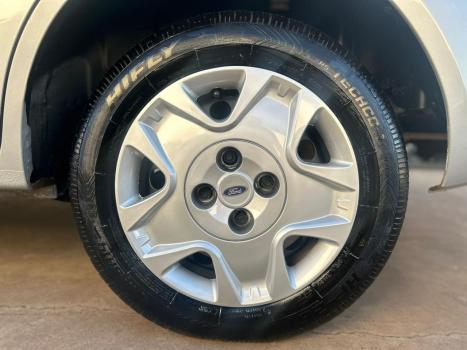 FORD Fiesta Hatch 1.6 4P, Foto 8