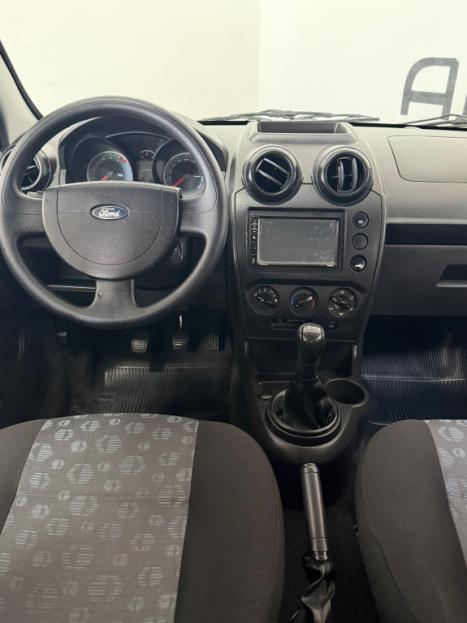 FORD Fiesta Hatch 1.6, Foto 8