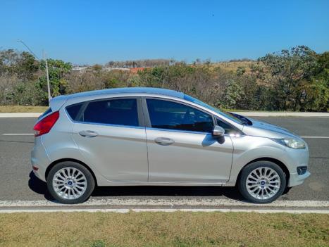 FORD Fiesta Hatch 1.6 16V 4P FLEX TITANIUM POWERSHIFT AUTOMTICO, Foto 4