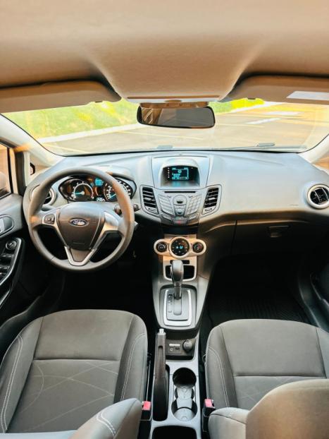 FORD Fiesta Hatch 1.6 16V 4P FLEX SE POWERSHIFT AUTOM�TICO, Foto 4
