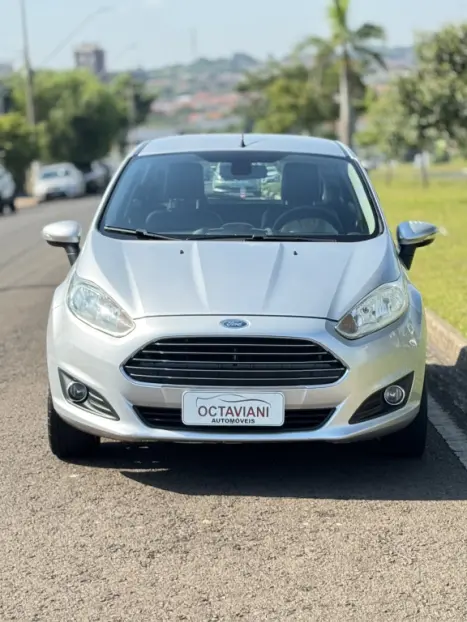 FORD Fiesta Hatch 1.6 4P FLEX TITANIUM POWERSHIFT AUTOM�TICO, Foto 2