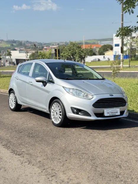 FORD Fiesta Hatch 1.6 4P FLEX TITANIUM POWERSHIFT AUTOM�TICO, Foto 3