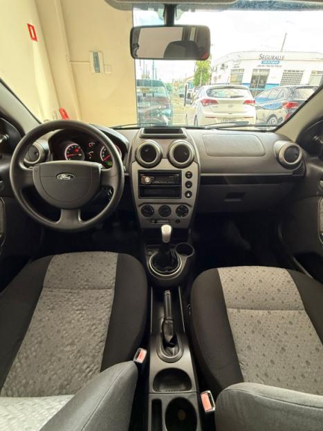 FORD Fiesta Hatch 1.6, Foto 12