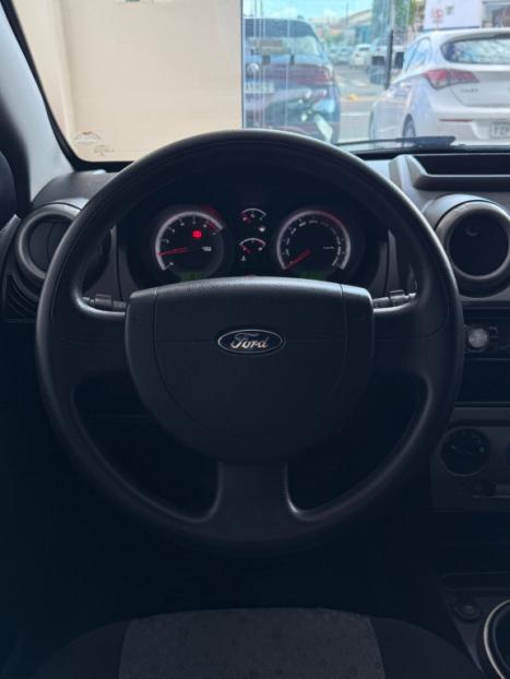 FORD Fiesta Hatch 1.6, Foto 13