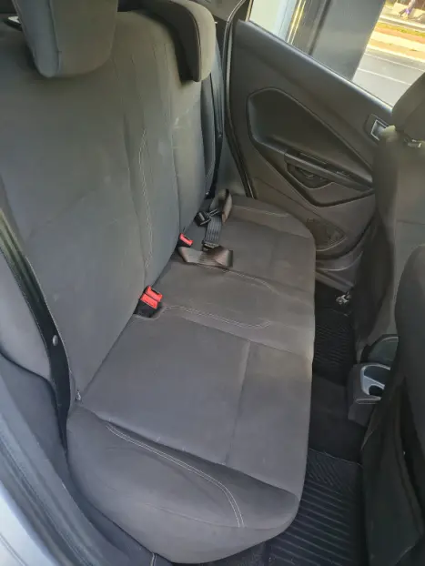 FORD Fiesta Hatch 1.6 16V 4P FLEX SE POWERSHIFT AUTOM�TICO, Foto 4