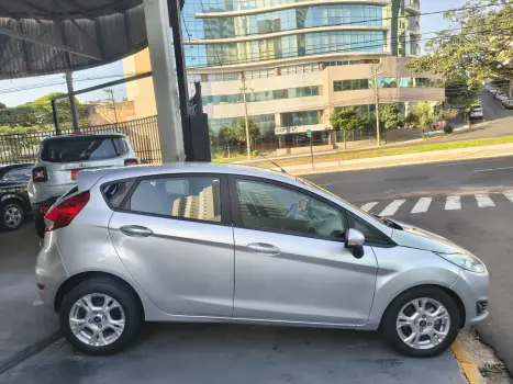 FORD Fiesta Hatch 1.6 16V 4P FLEX SE POWERSHIFT AUTOM�TICO, Foto 6
